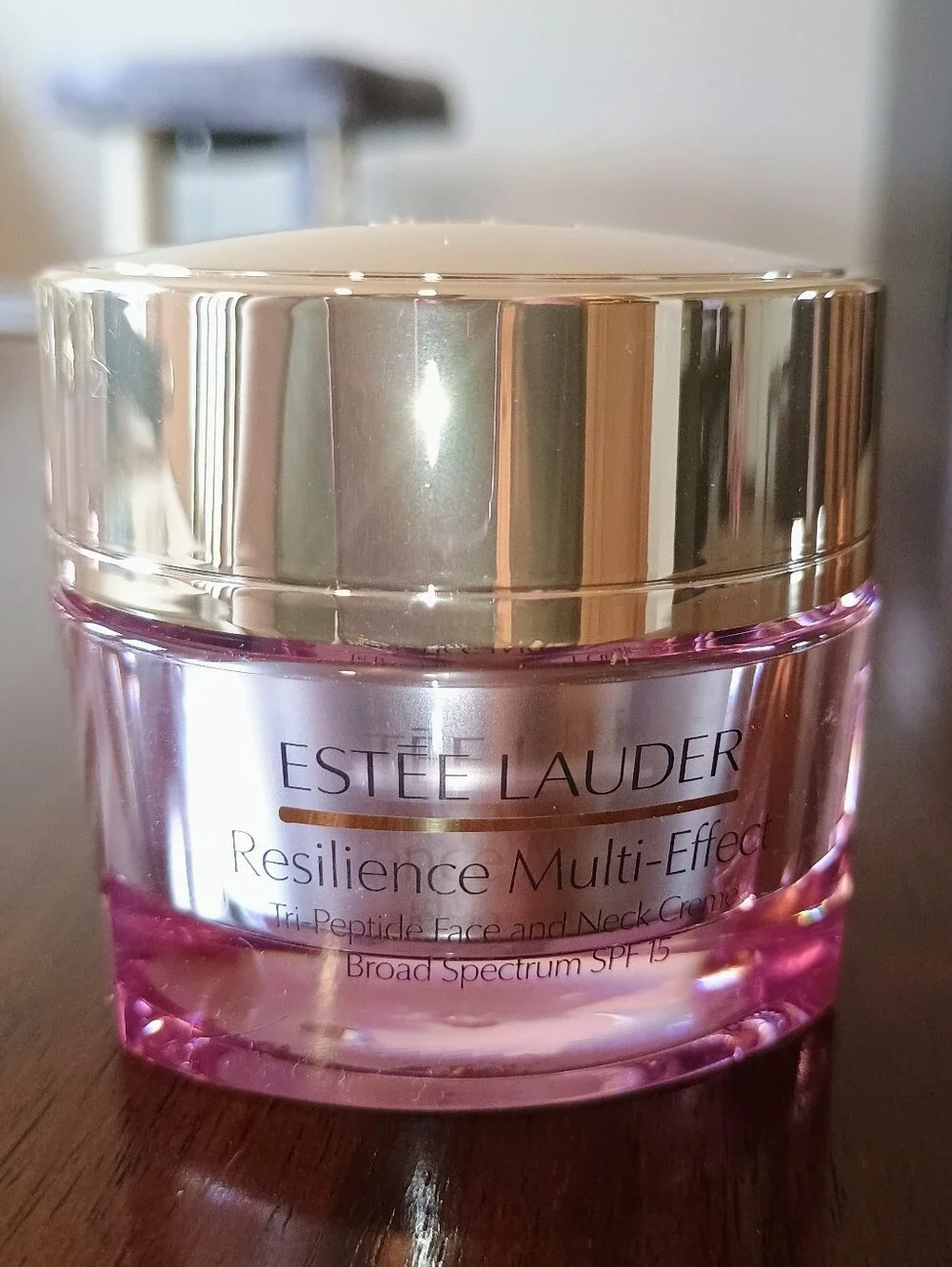 Estee LAUDER Resilience Multi-Effect Tri-Peptide Face and Neck 1 oz 30ml - Picture 2 of 3